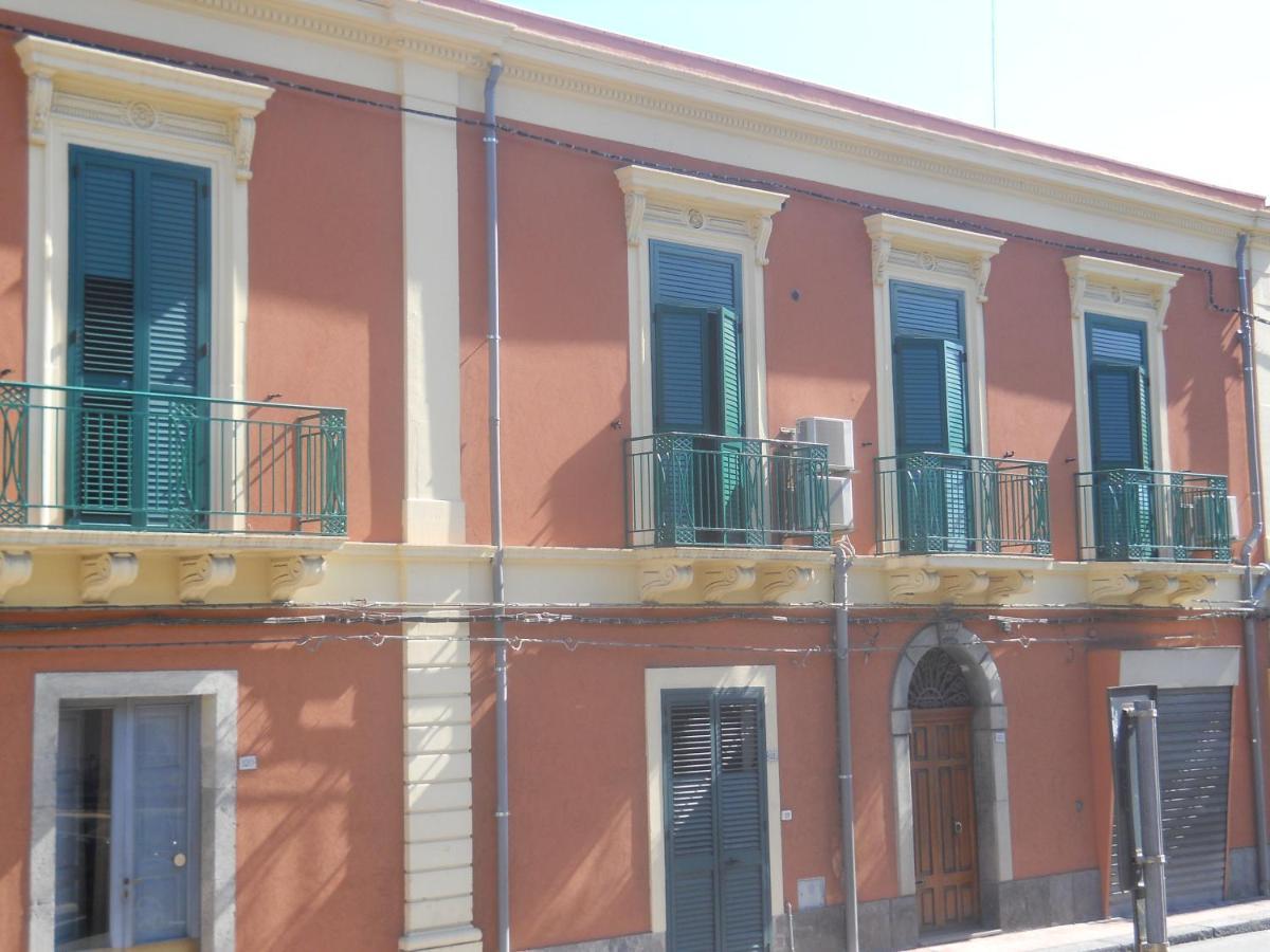 Bed and Breakfast Antico Palazzo Giardini-Naxos Exterior foto