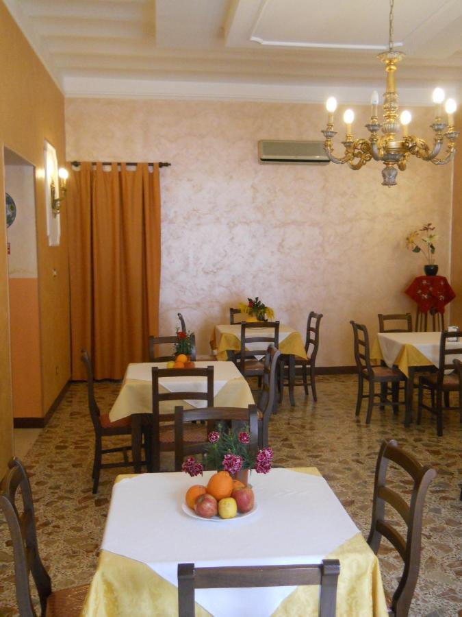 Bed and Breakfast Antico Palazzo Giardini-Naxos Exterior foto