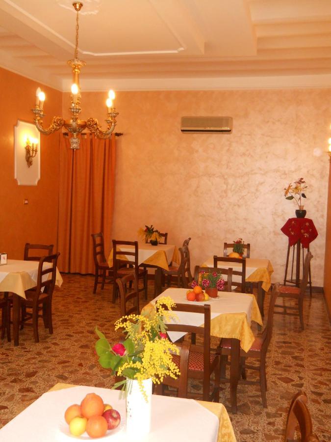 Bed and Breakfast Antico Palazzo Giardini-Naxos Exterior foto