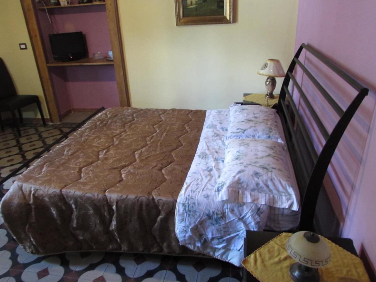Bed and Breakfast Antico Palazzo Giardini-Naxos Exterior foto